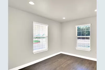 404 Carlos G Parker Boulevard NW, Taylor, TX 76574 - Photo 28