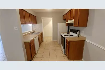 5616 Emerald Forest Drive #103, Austin, TX 78745 - Photo 4