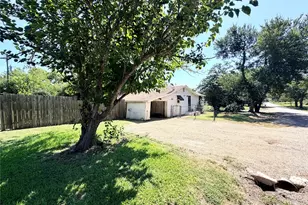 2200 W Gillis Ave, Cameron, TX 76520 - Photo 2