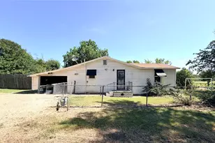 2200 W Gillis Ave, Cameron, TX 76520 - Photo 1