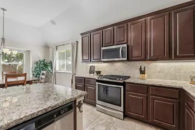 100 Lismore Street, Hutto, TX 78634 - Photo 10