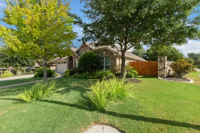 100 Lismore Street, Hutto, TX 78634 - Photo 2