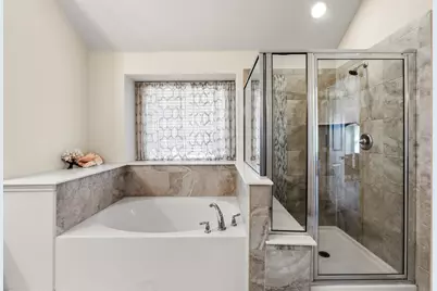 100 Lismore Street, Hutto, TX 78634 - Photo 20