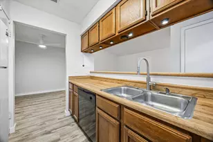 904 Sirocco Dr, Austin, TX 78745 - Photo 2