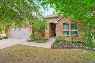 557 Scenic Bluff Dr, Georgetown, TX 78628 - Photo 4
