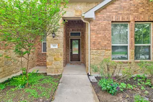 557 Scenic Bluff Dr, Georgetown, TX 78628 - Photo 2