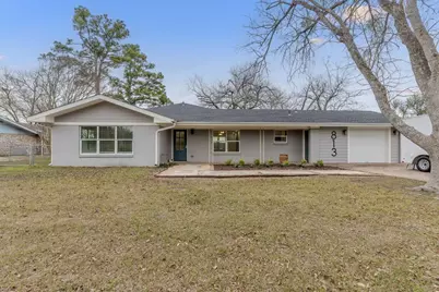 813 Central Avenue, Elgin, TX 78621 - Photo 2