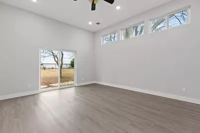 813 Central Avenue, Elgin, TX 78621 - Photo 20