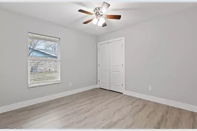 813 Central Avenue, Elgin, TX 78621 - Photo 16