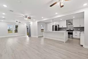 813 Central Ave, Elgin, TX 78621 - Photo 6