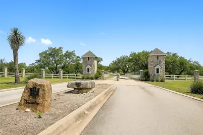 831 Hidden Creek Drive, Dripping Springs, TX 78620 - Photo 4