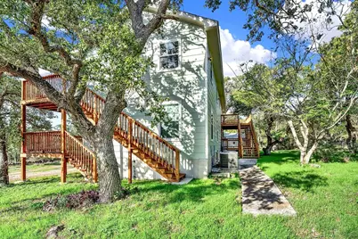 207 Oakwood Loop, San Marcos, TX 78666 - Photo 2