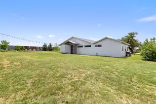 208 Danos Dr, Fredericksburg, TX 78624 - Photo 14