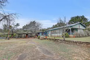 205 Singleton Dr, Spicewood, TX 78669 - Photo 2
