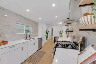 1709 Cecelia Street, Taylor, TX 76574 - Photo 12