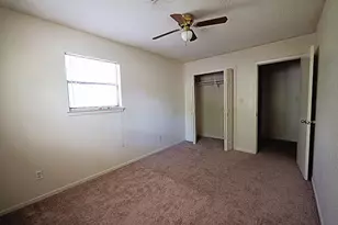 115 S Frio St, Lockhart, TX 78644 - Photo 12