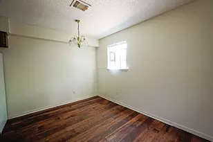 115 S Frio St, Lockhart, TX 78644 - Photo 6