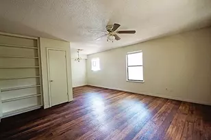 115 S Frio St, Lockhart, TX 78644 - Photo 2