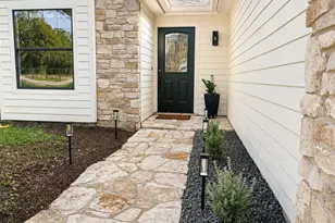 34 Pebblebrook Ln, Wimberley, TX 78676 - Photo 2