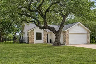 34 Pebblebrook Ln, Wimberley, TX 78676 - Photo 1