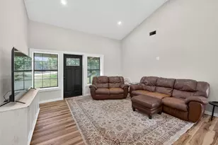 411 Avila Ln, Briggs, TX 78608 - Photo 4