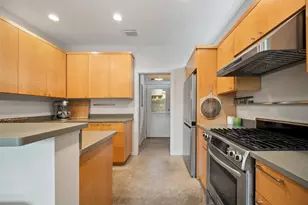 1411 E 2nd St, Austin, TX 78702 - Photo 6