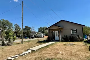 501 Maple St, Taylor, TX 76574 - Photo 1