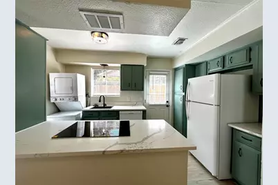 1005 W Martin Luther King Jr Boulevard #B, Austin, TX 78701 - Photo 10