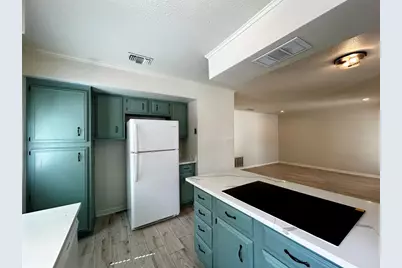 1005 W Martin Luther King Jr Boulevard #B, Austin, TX 78701 - Photo 14