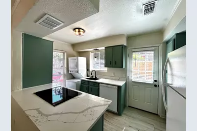 1005 W Martin Luther King Jr Boulevard #B, Austin, TX 78701 - Photo 8