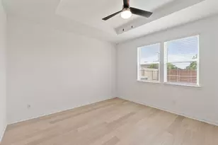 108 Eagle Vly Dr, Elgin, TX 78621 - Photo 10