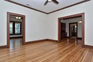 403 W 37th St, Austin, TX 78705 - Photo 4