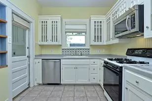 403 W 37th St, Austin, TX 78705 - Photo 8