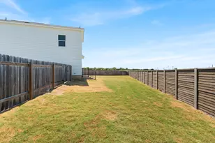 424 Marty Allen Loop, Jarrell, TX 76537 - Photo 32