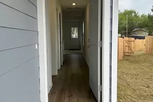 45 Trinity Cir, Lockhart, TX 78644 - Photo 4