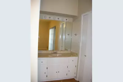 303 W 35th Street #203, Austin, TX 78705 - Photo 6