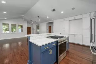 307 W Annie St, Austin, TX 78704 - Photo 10