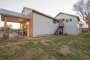 416 Depot St, Elgin, TX 78621 - Photo 4