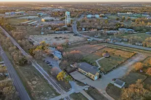 416 Depot St, Elgin, TX 78621 - Photo 2