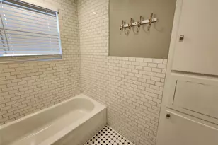 2708 St Edwards Cir, Austin, TX 78704 - Photo 10