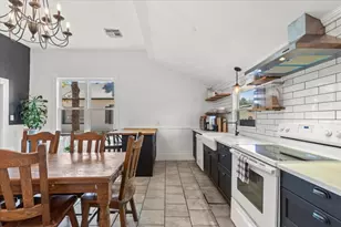 503A Wilkes St, Smithville, TX 78957 - Photo 10