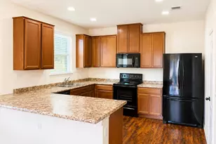 2005 Brandywine Dr, New Braunfels, TX 78130 - Photo 2