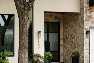 1909 W 40th St, Austin, TX 78731 - Photo 4