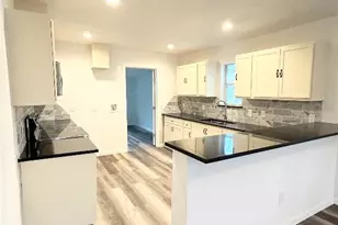 635 White Ave, Rockdale, TX 76567 - Photo 4