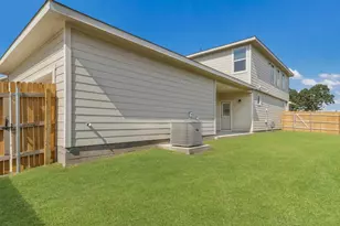 321 Puerto Plata Ave, Bastrop, TX 78602 - Photo 4