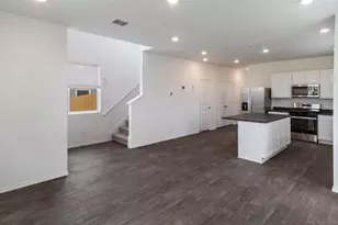 321 Puerto Plata Ave, Bastrop, TX 78602 - Photo 2