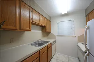 1903 E 20th St, Austin, TX 78722 - Photo 4