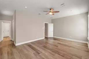 199 Kennicott Dr, Kyle, TX 78640 - Photo 10