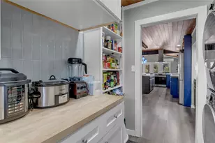 111 W Lakeshore Dr, Sunrise Beach Village, TX 78643 - Photo 16