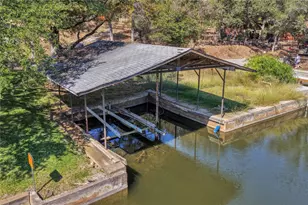 111 W Lakeshore Dr, Sunrise Beach Village, TX 78643 - Photo 4